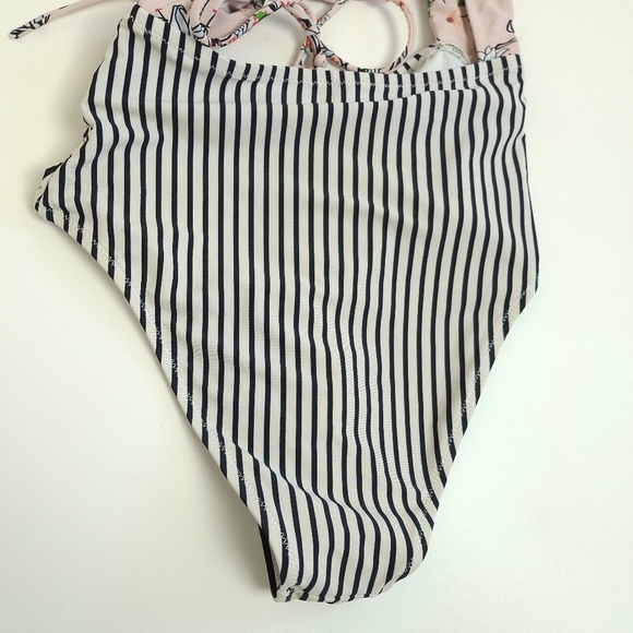 Cupshe Twist Front Floral One-Piece Swimsuit With Black & White Stripe Bottom - Picture 10 of 13